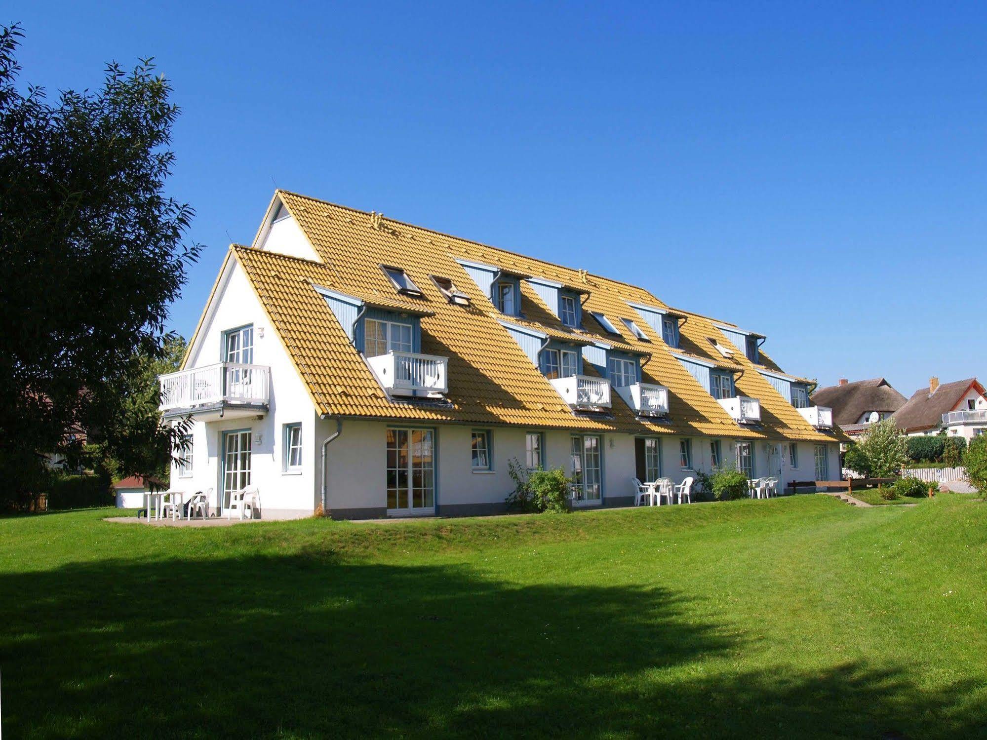 Hotel- & Ferienanlage Kapitaens-Haeuser Breege Exterior foto